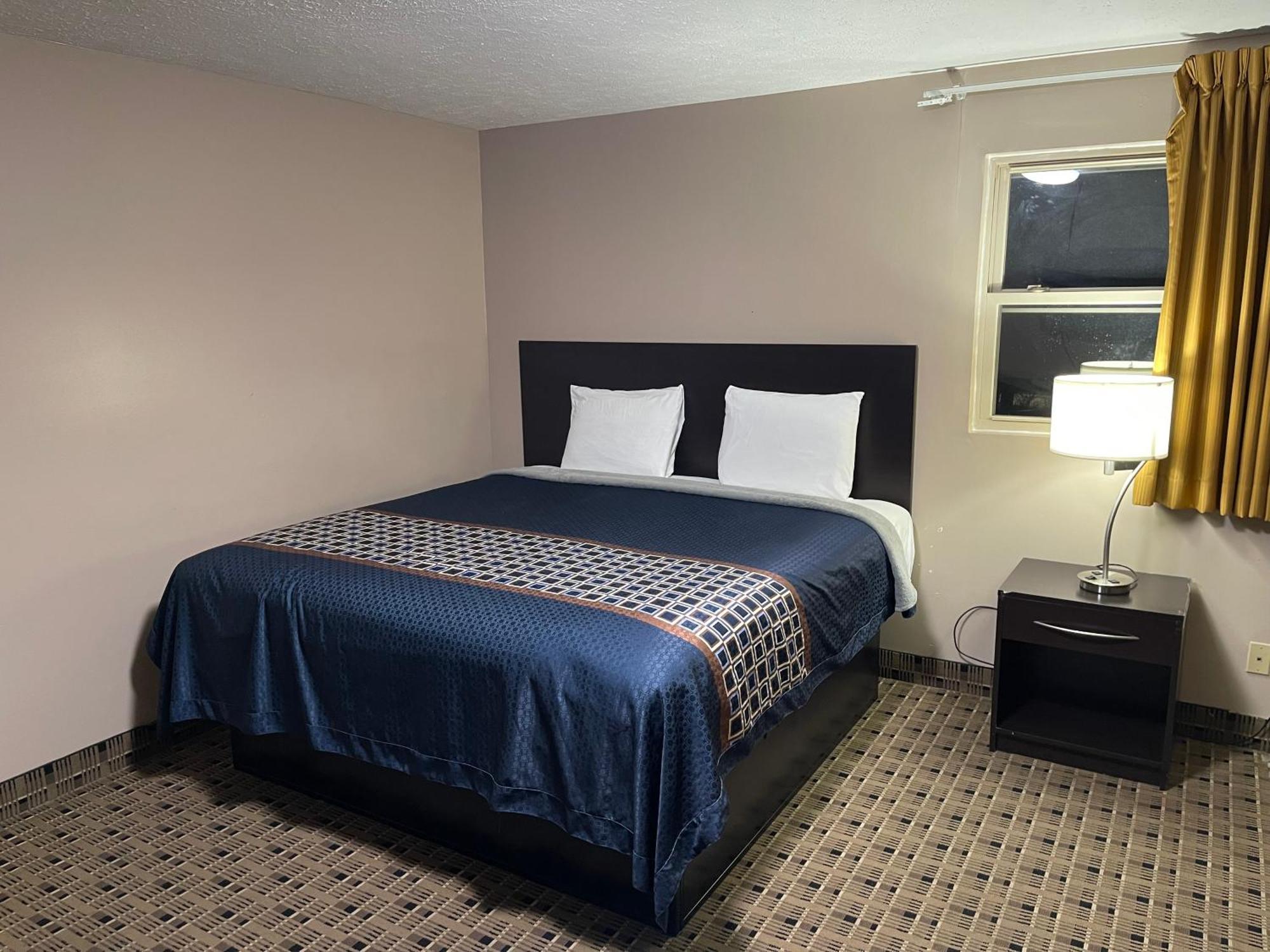 Economy Inn & Suites แอชตาบูลา ภายนอก รูปภาพ