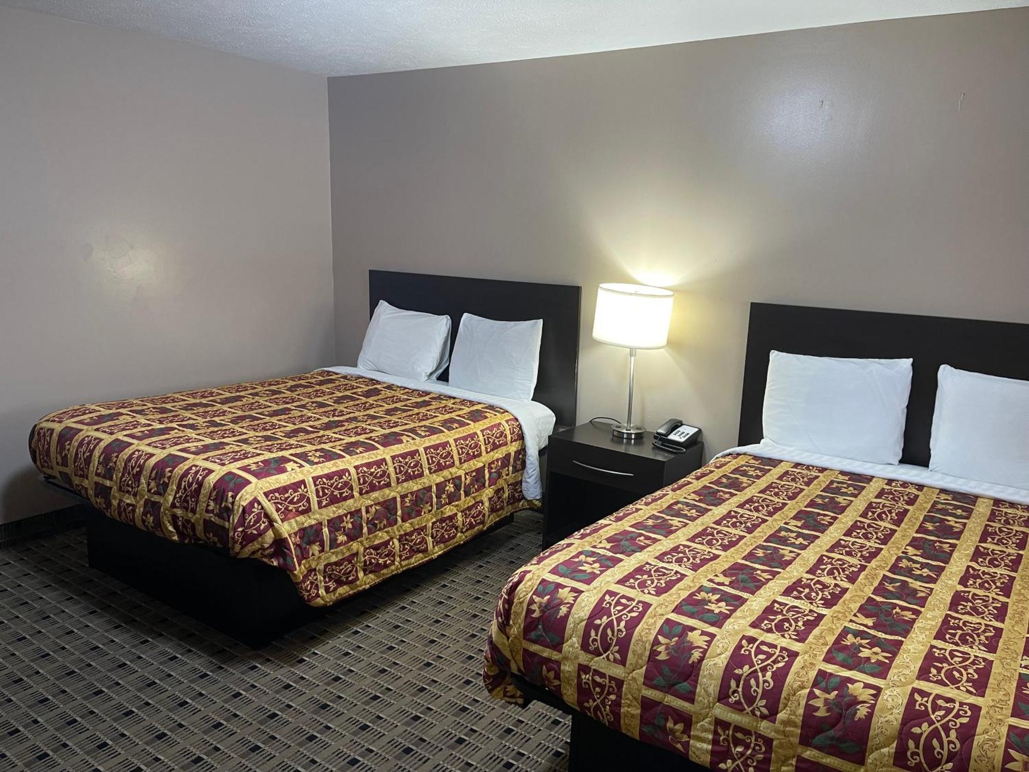 Economy Inn & Suites แอชตาบูลา ภายนอก รูปภาพ