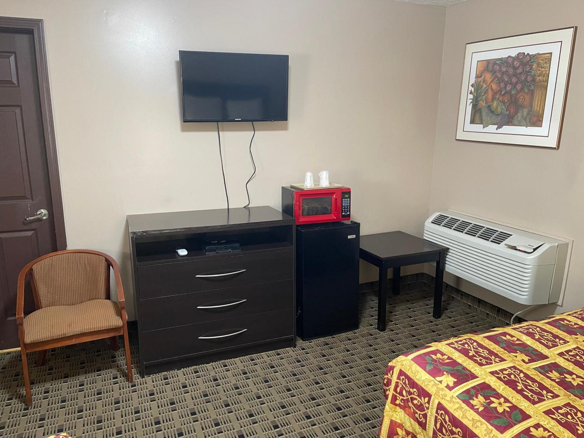 Economy Inn & Suites แอชตาบูลา ภายนอก รูปภาพ