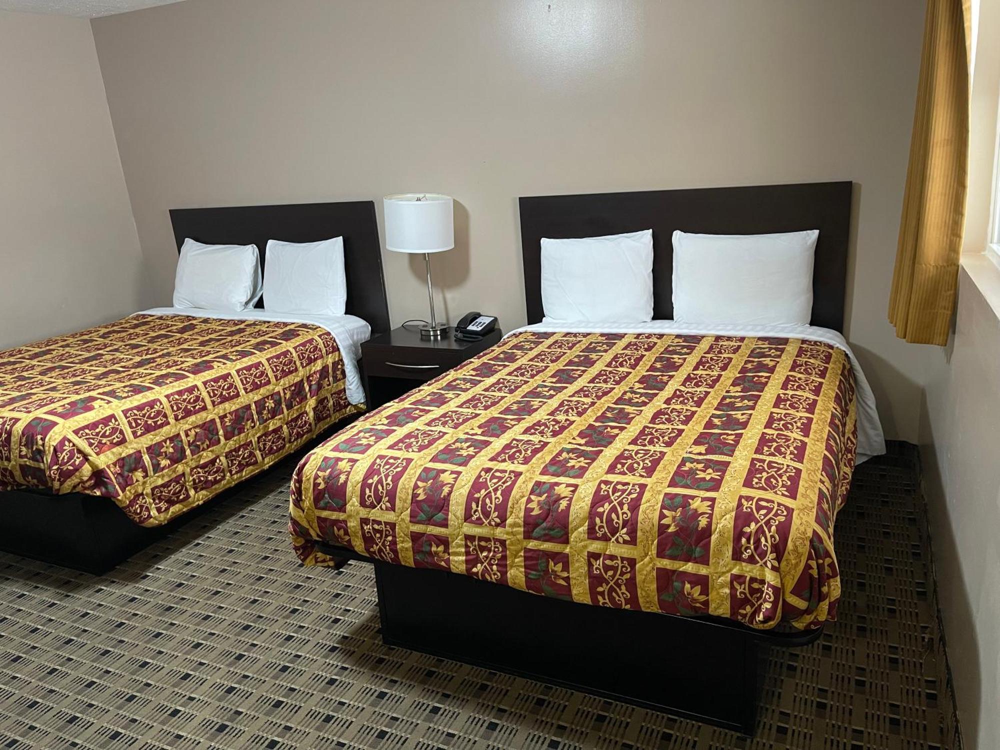 Economy Inn & Suites แอชตาบูลา ภายนอก รูปภาพ