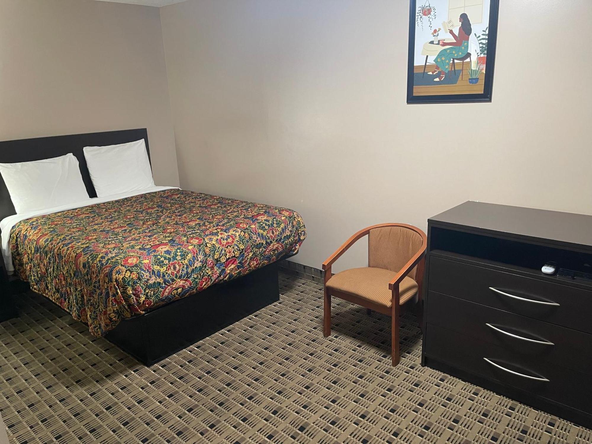 Economy Inn & Suites แอชตาบูลา ภายนอก รูปภาพ