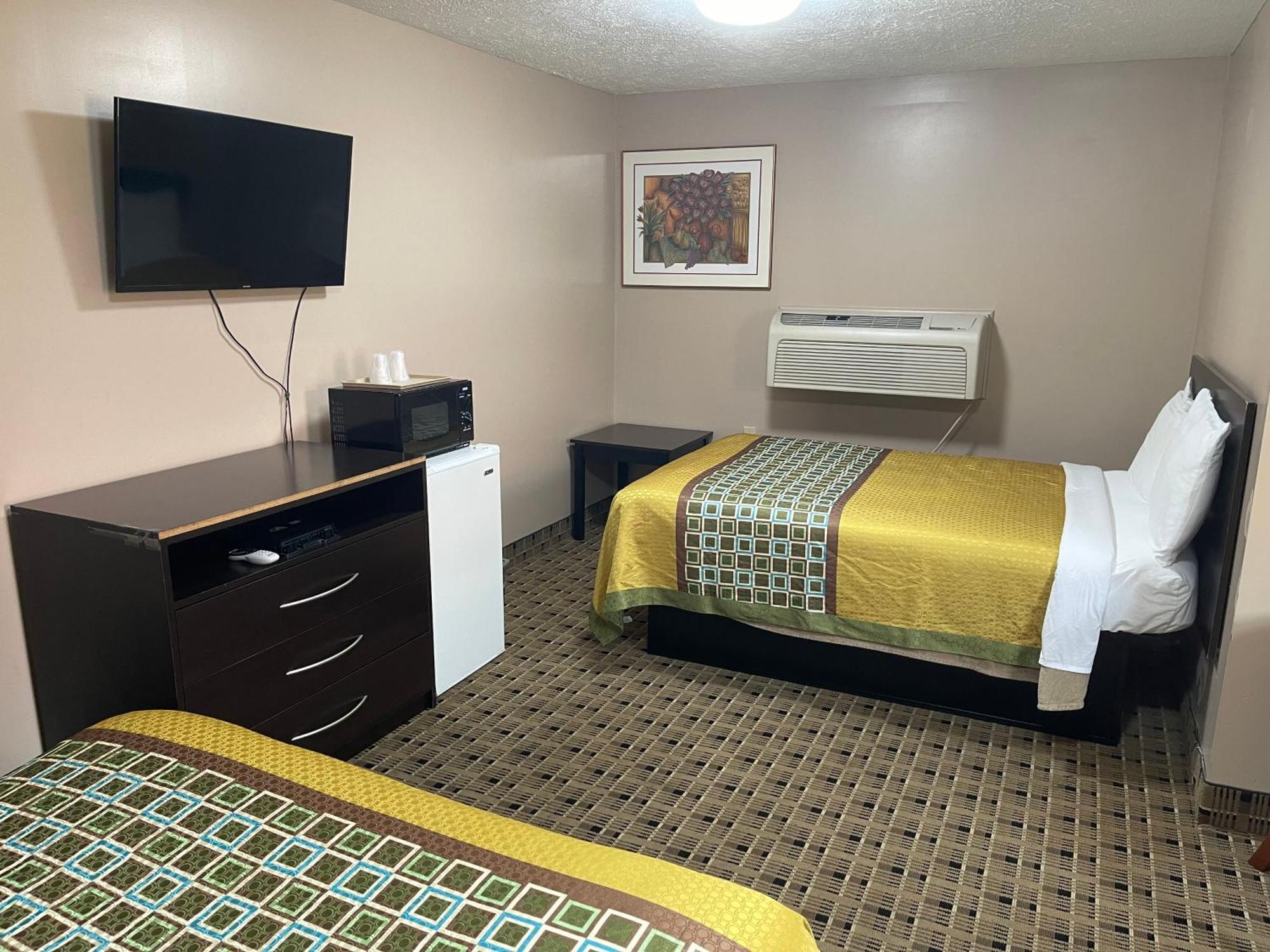 Economy Inn & Suites แอชตาบูลา ภายนอก รูปภาพ