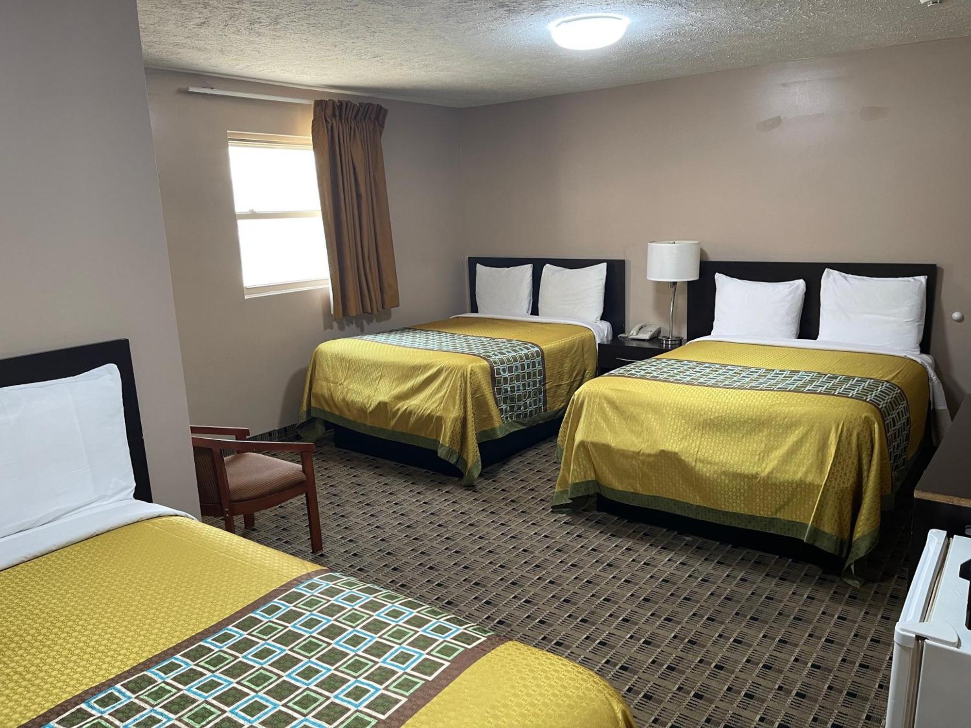 Economy Inn & Suites แอชตาบูลา ภายนอก รูปภาพ