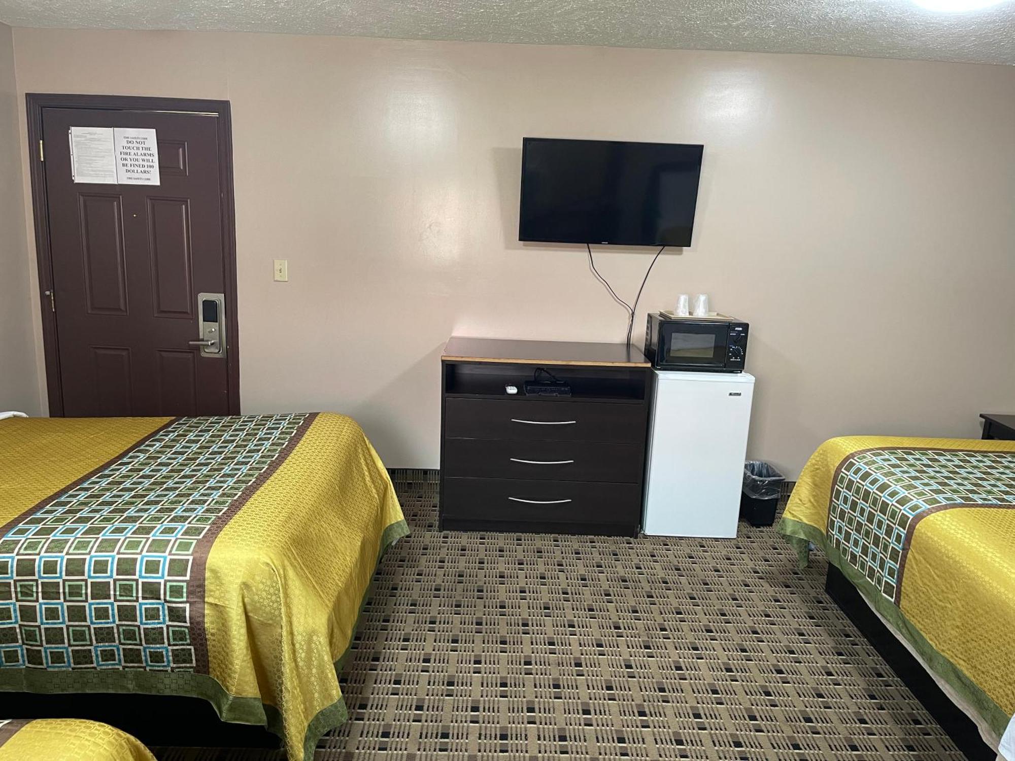 Economy Inn & Suites แอชตาบูลา ภายนอก รูปภาพ